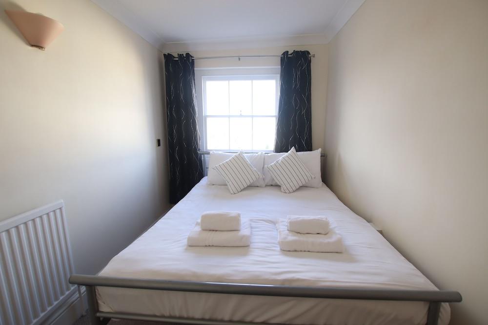 2 بد روم فلات إن بيوتيفول كليفتون غرفة