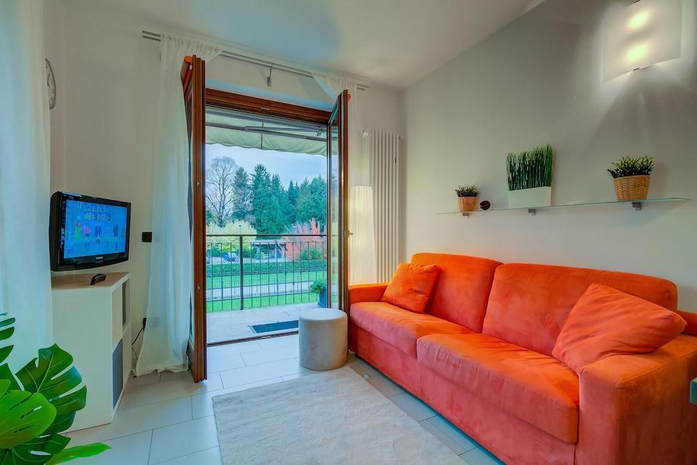 ليني أبارت سويممينج بول آند ليك غرفة