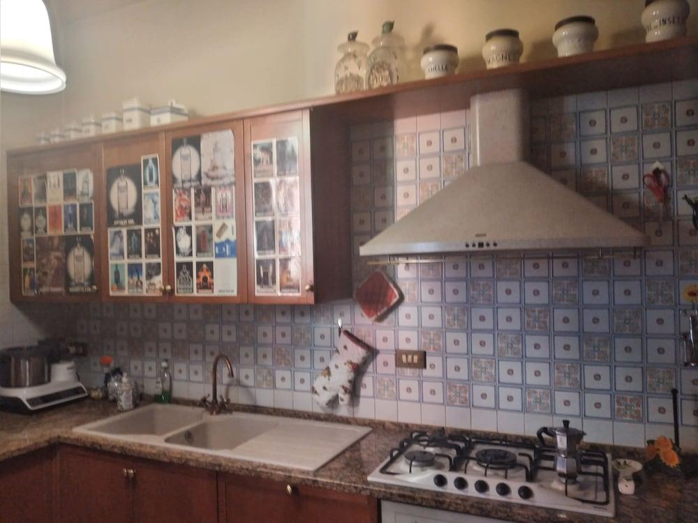 روم روم ويذ برايفت باث روم إن بولوج الصورة الأساسية