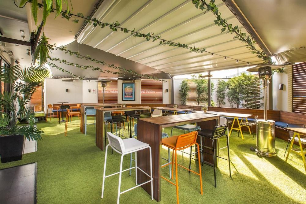 نايت كاب آت كارينغبا هوتل المنطقة الخارجية