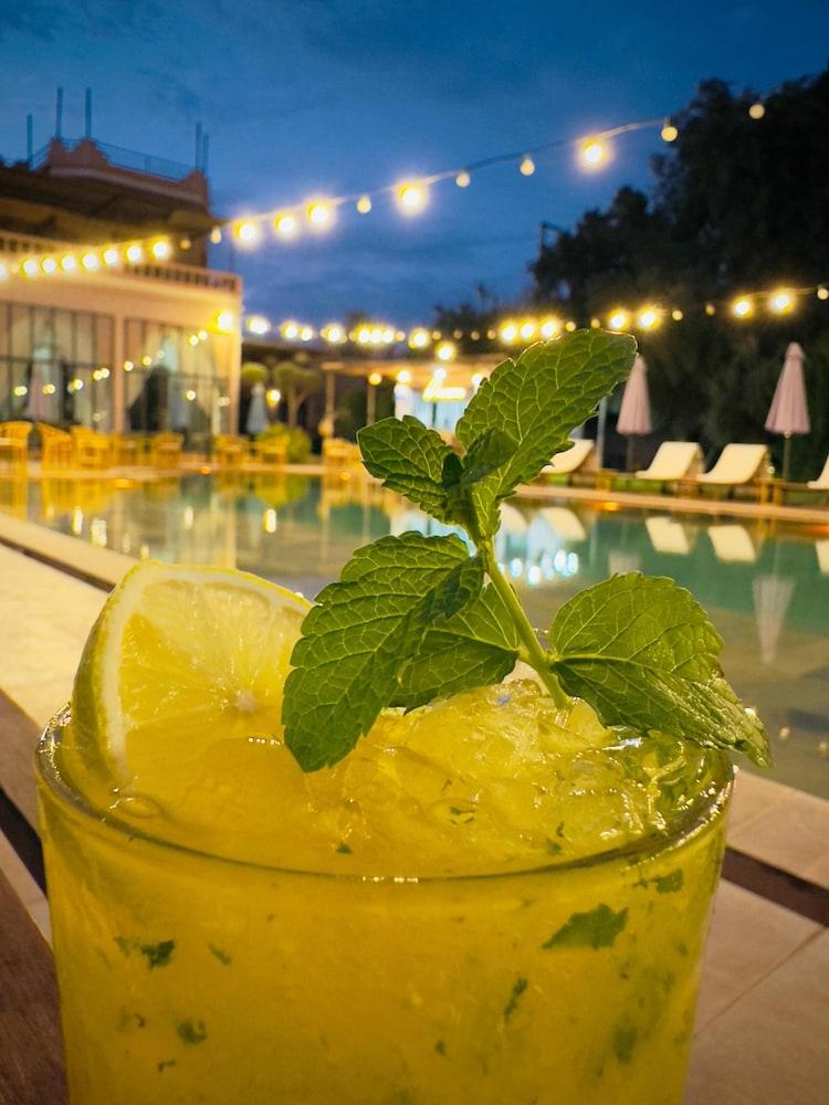 نادي صحي ودار ضيافة ذا بيرد إكسكلوسيف المنطقة الخارجية