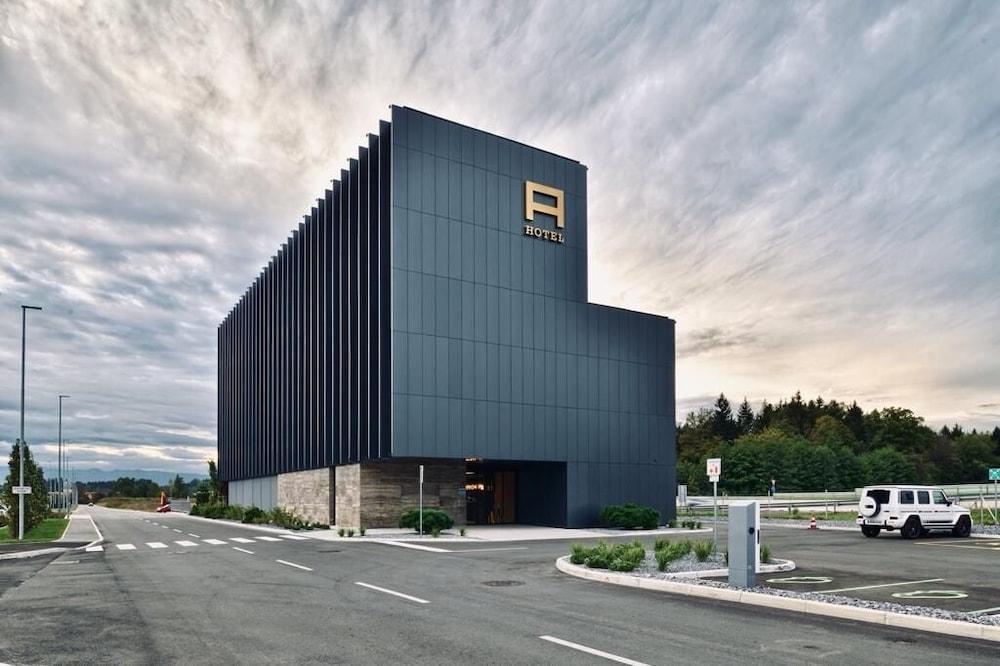 هوتل إيه بلس