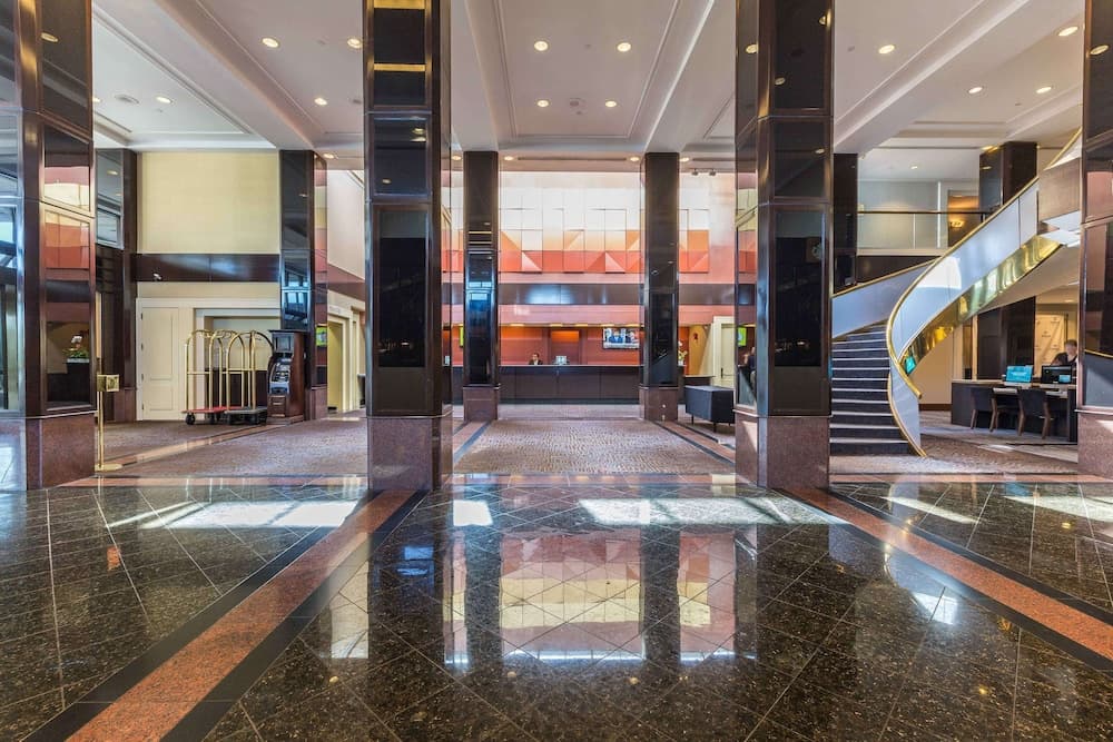 Hilton Newark Airport Reception