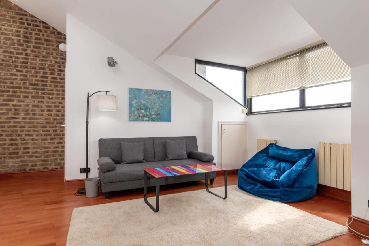 جيست ريدي - صني توب فلور فلات ويذ فيوز أوفر لندن أخرى