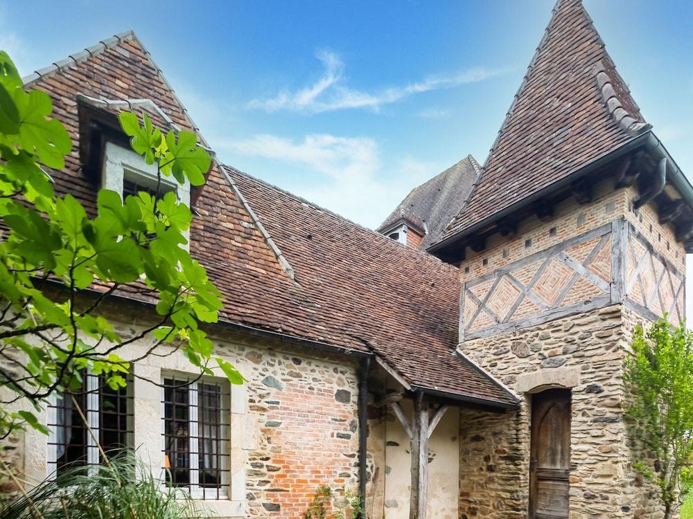 ليفيلي هوليداي هوم ويذ برايفت بول المنطقة الخارجية