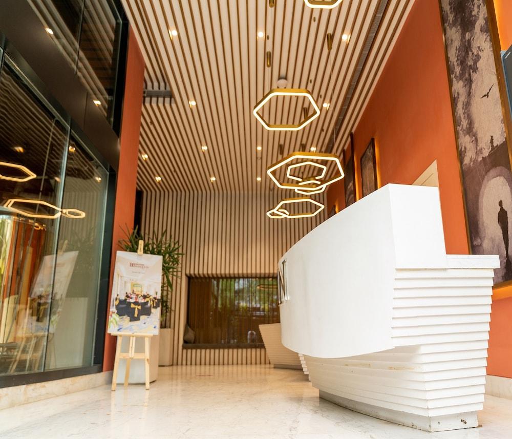 بيزا هوتل آند سويتس ، كولكاتا الردهة