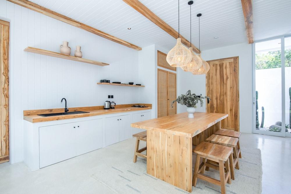 مودرن 2بد روم يلا، 4مين تو بينجينز كوستال تشارم المنطقة الخارجية