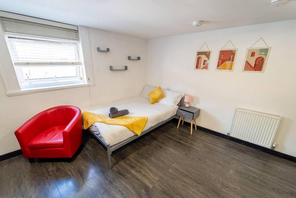 مودرن ستوديو أفايلابل كلوسي تو ذا سيتي غرفة