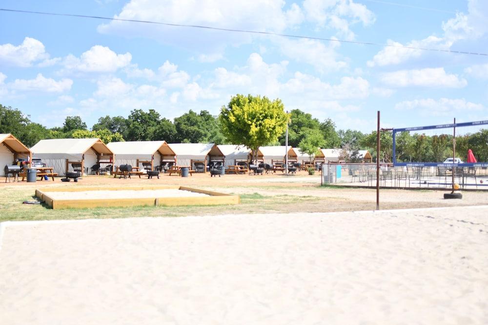 سونز ريو سيبولو - جلامبينج كابين كي المنطقة الخارجية