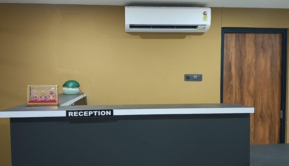 هوتل بلاك جريبس إن منطقة الاستقبال