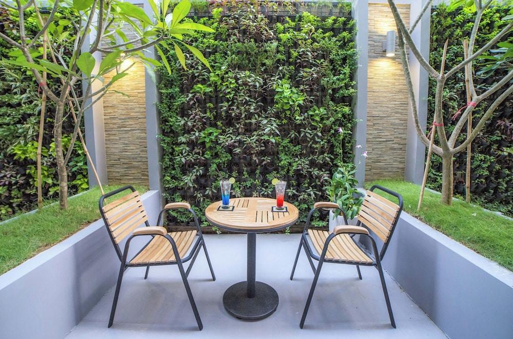 بنوم بنه كاتاري هوتل المنطقة الخارجية