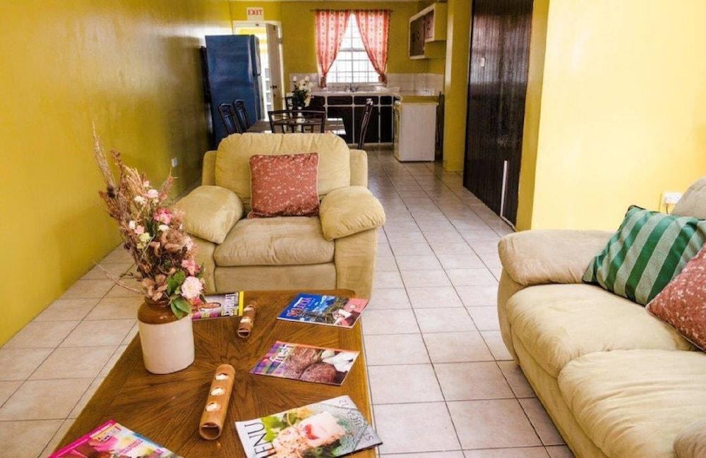 أنولا فيلاس إيه كويتود دوميتسيل داخلي