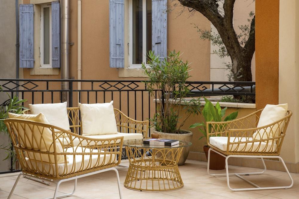 جروند أوتل دورونج، بي دبليو سيجنيتشر كوليكشن المنطقة الخارجية