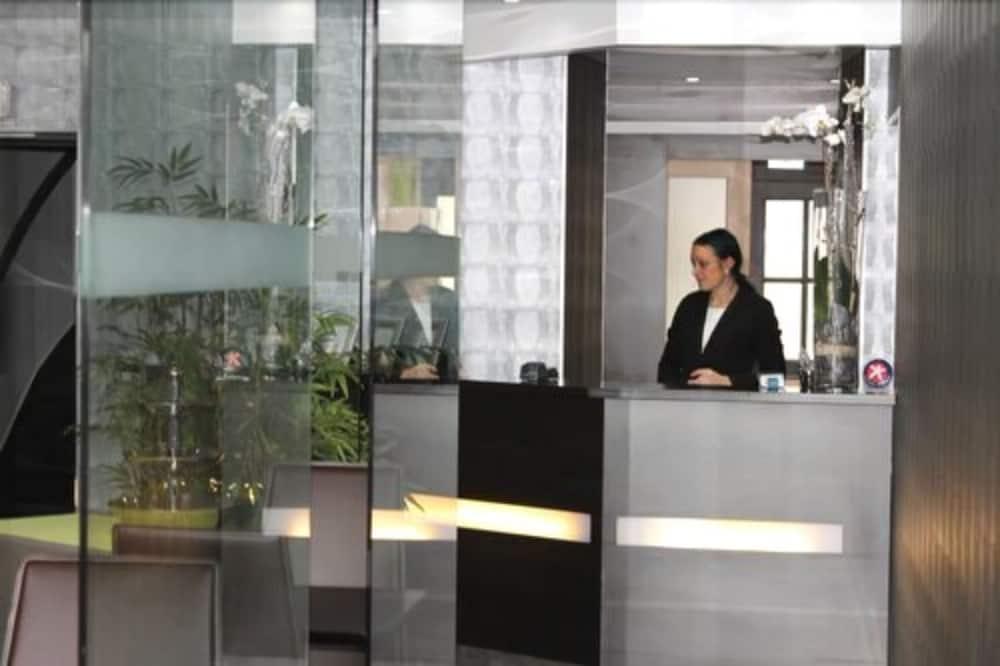 هوتل ذي أوريجينالز دو جران مونارك منطقة الاستقبال