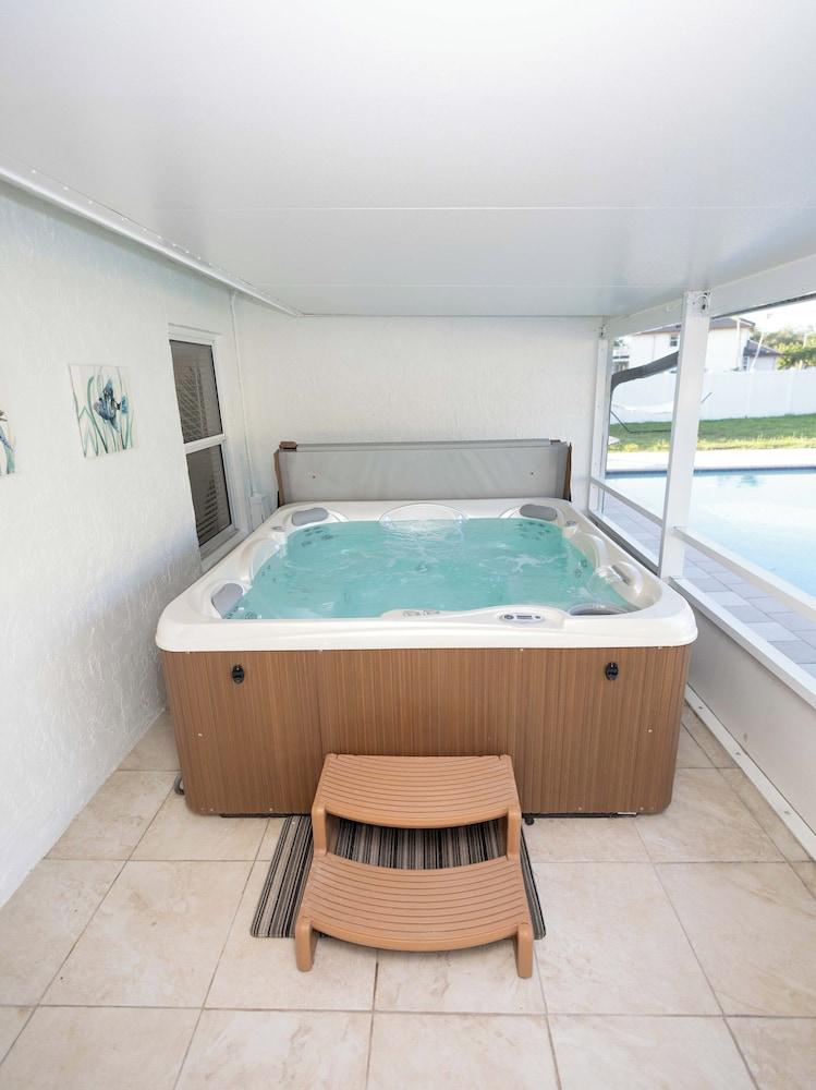 فيلا رويال 4 بدروم هوم بلسذ بول آند هوت توب مغطس سبا مغطى