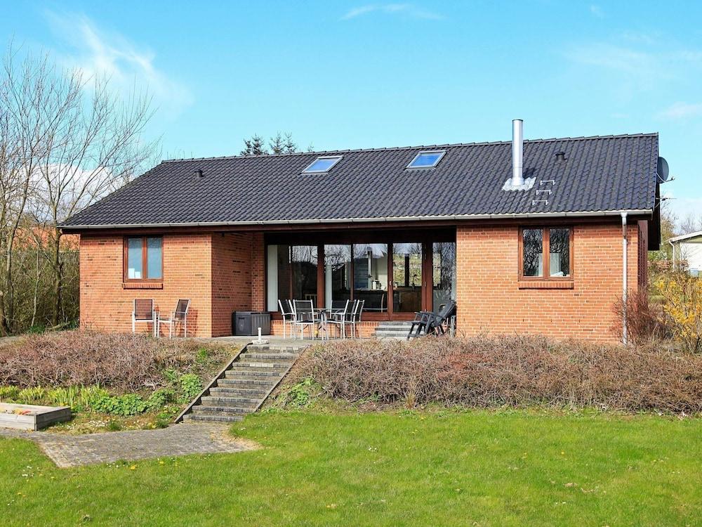 مودرن هوليداي هوم إن هوملوم ويذ تيريس المنطقة الخارجية