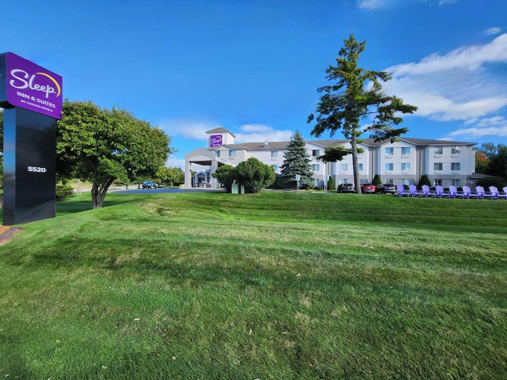 سليب إن آند سويتس باي فيو أكمي - تريفرز سيتي الصورة الأساسية