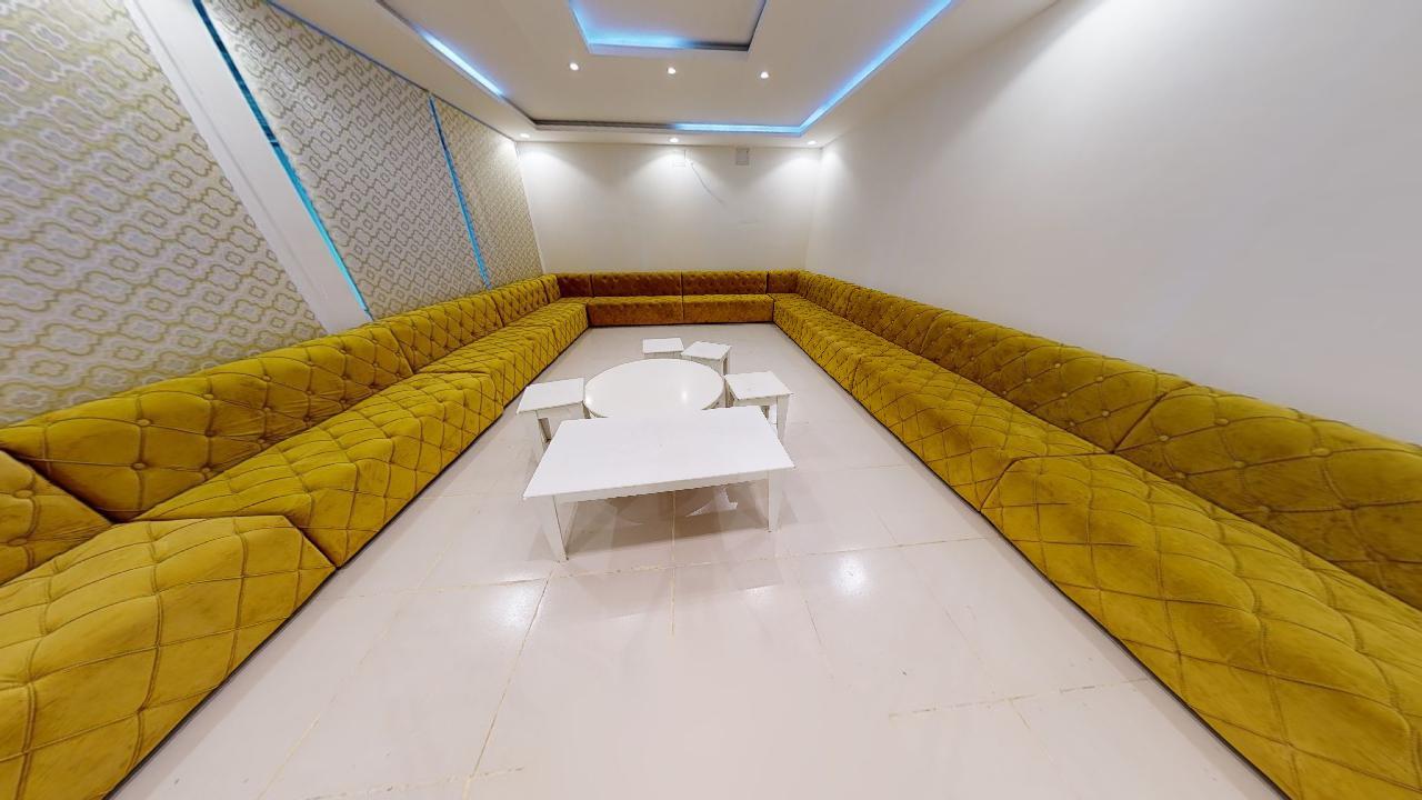 إستراحة بتصميم رائع وملعب كرة طائرة | 919