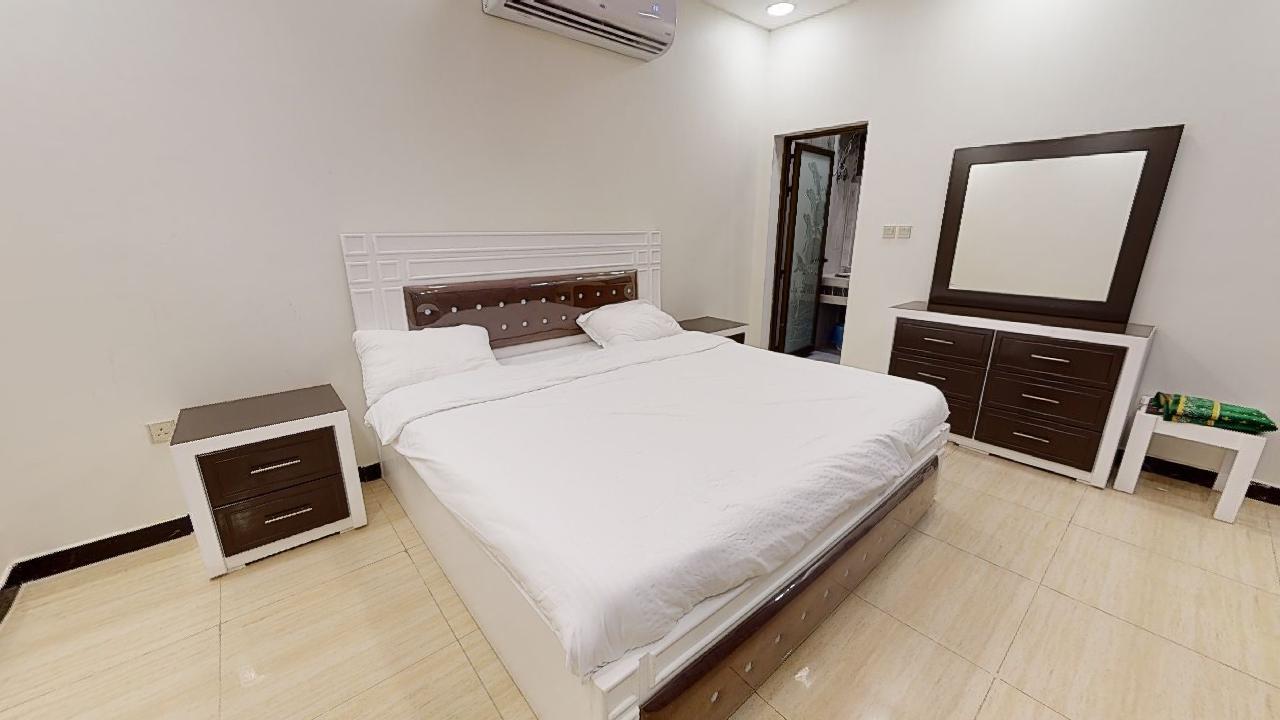 Comfy Chalet with Comfortable and Simple Furniture | 1561 Room