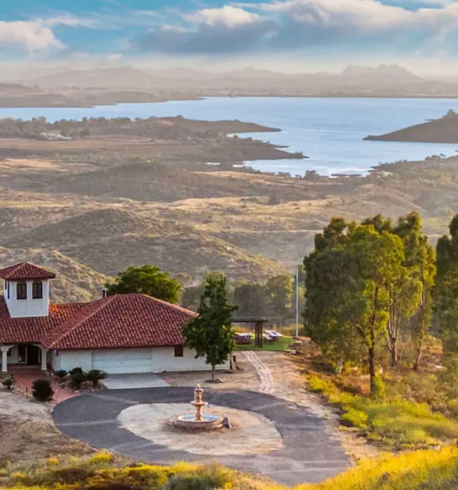 Slice of Heaven by Avantstay Breathtaking Views! Featured Image