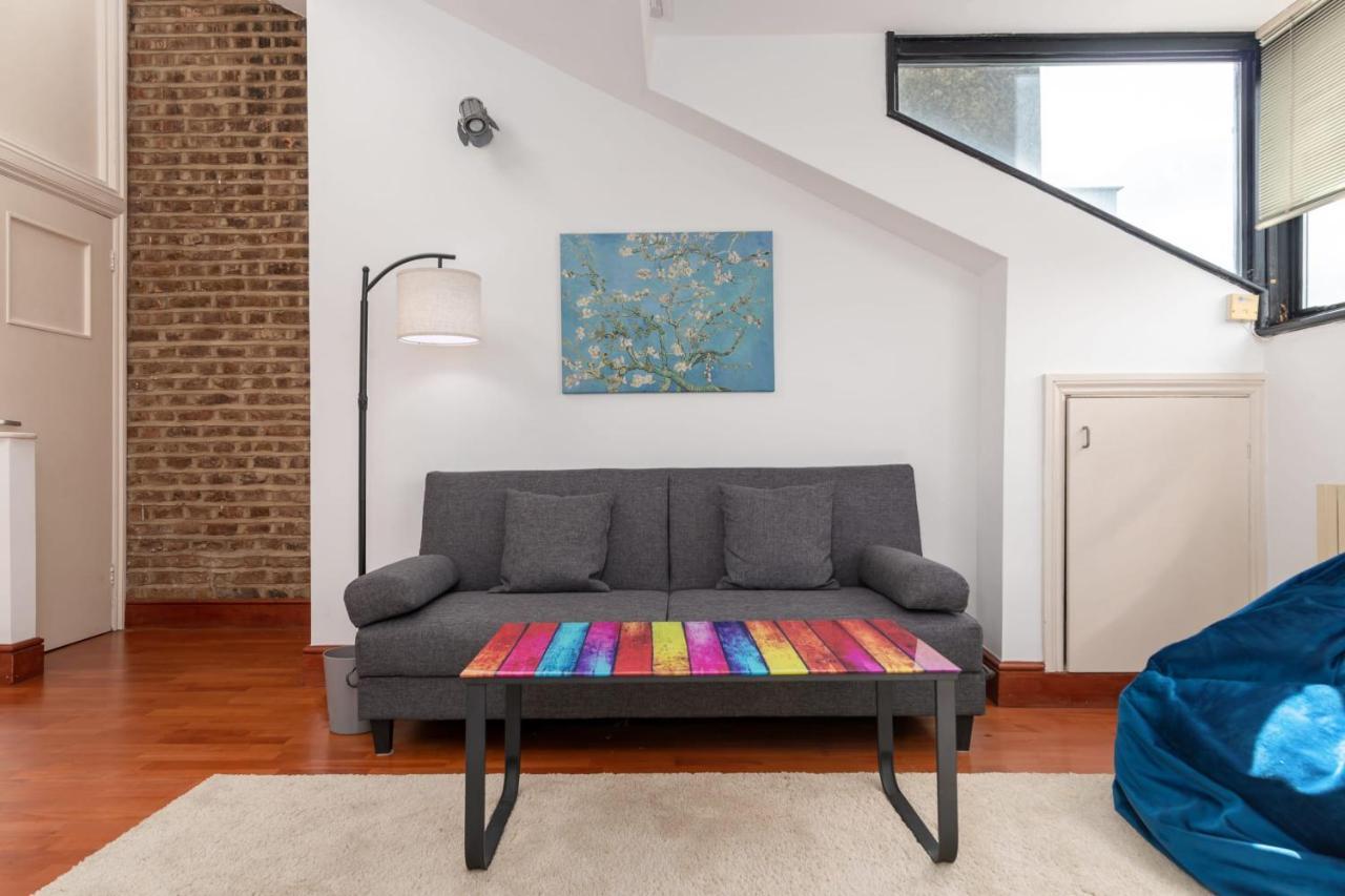 جيست ريدي - صني توب فلور فلات ويذ فيوز أوفر لندن أخرى