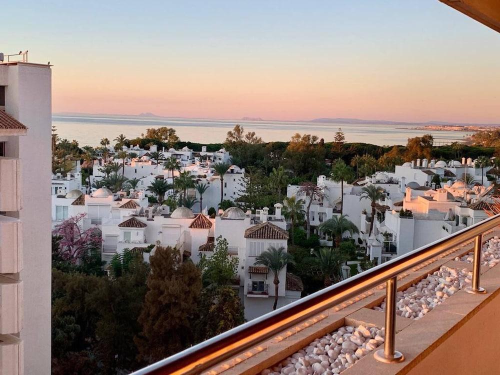 بيوتيفول فلات ويذ أ واندرفول فيو كلوس تو ذا بيتش المنطقة المحيطة بالمنشأة