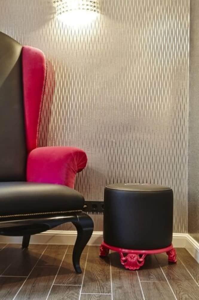 هومبولدت1 بالايس هوتل آند بار تفاصيل الفندق من الداخل