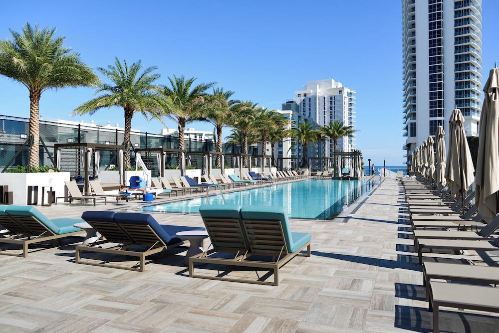40th-Floor Gem Top Views & Amenities Waterslide