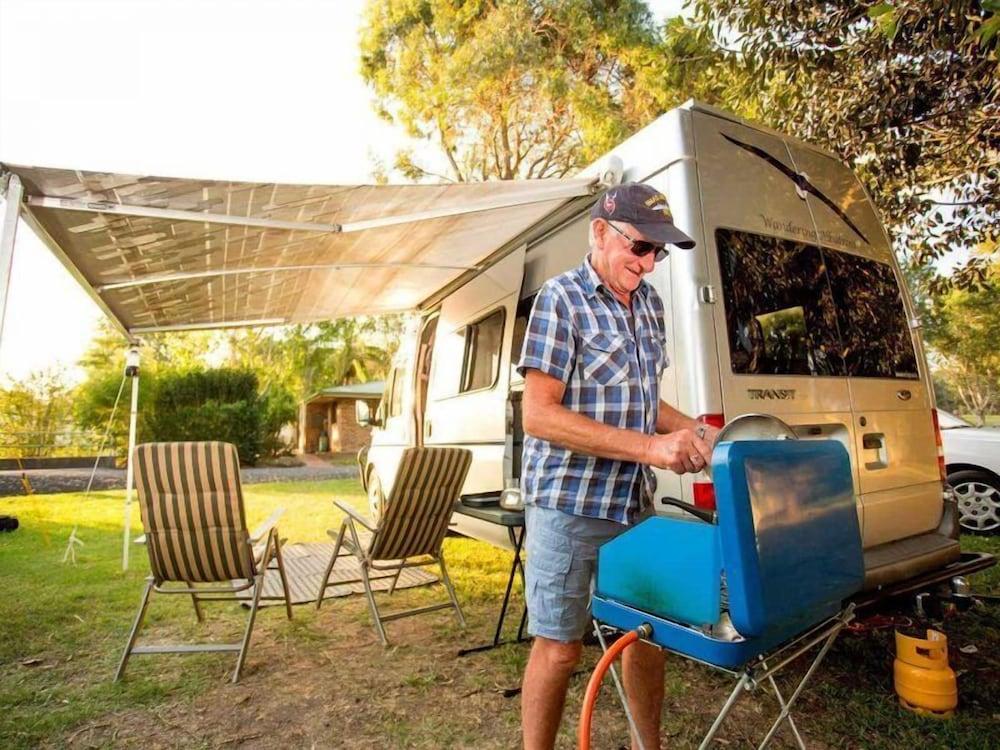 بيج4 هابي هاليدايز هوليداي بارك المنطقة المحيطة بالمنشأة