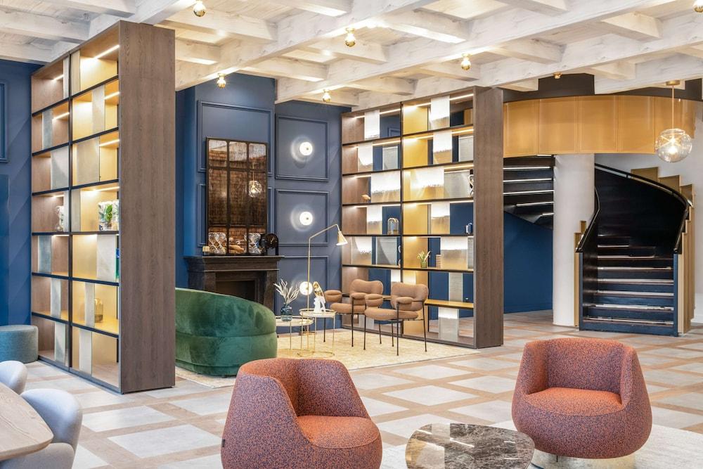 جولدن توليب وارسساوا سنتروم