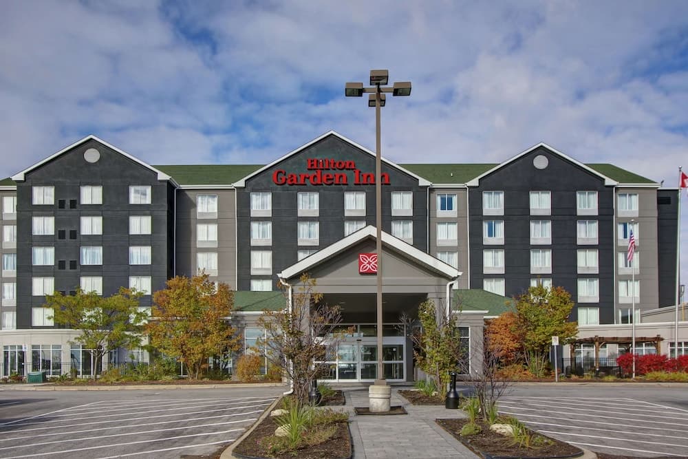Hilton Garden Inn Toronto/Ajax Exterior