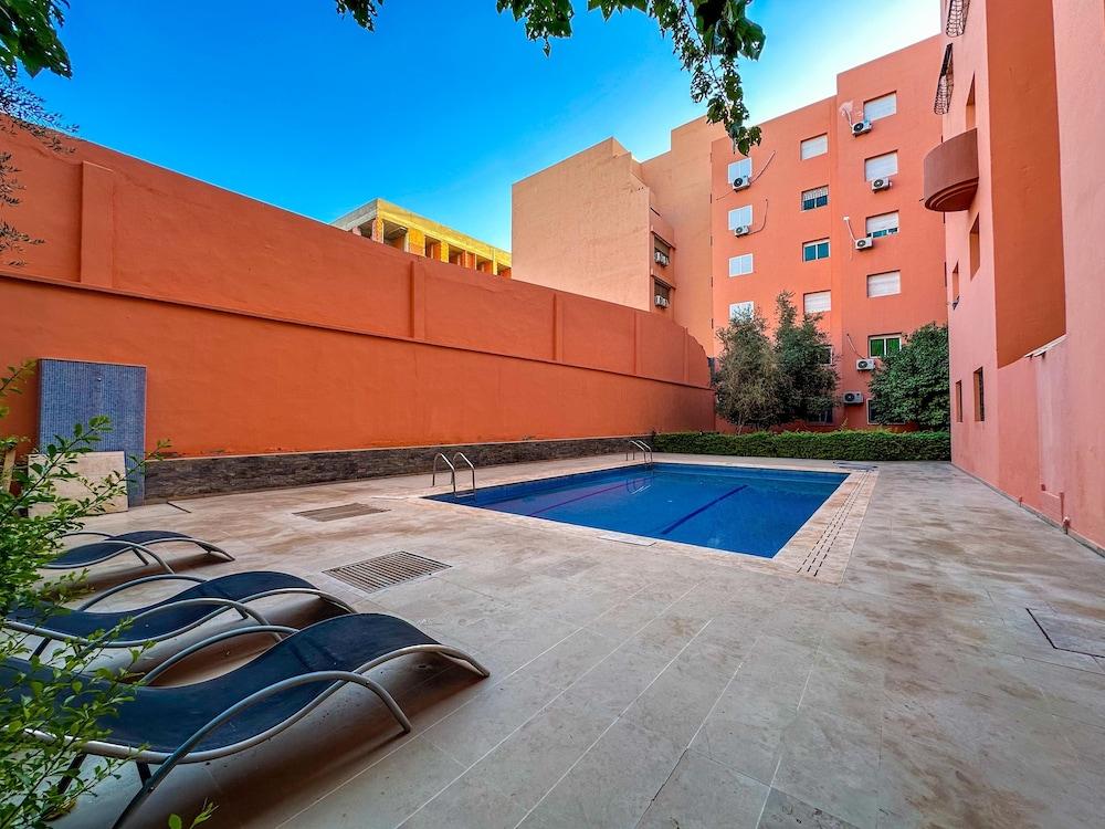 منزل فاخر - على بُعد 3 دقائق من جليز زحليقة مائية