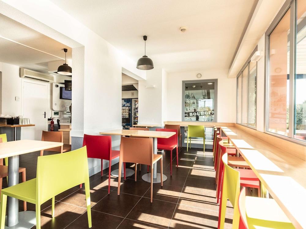 ibis budget Bourges Exterior