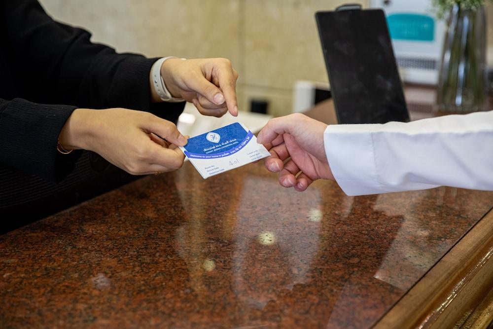 فندق جولدن نيو كونتيننتال منطقة الاستقبال