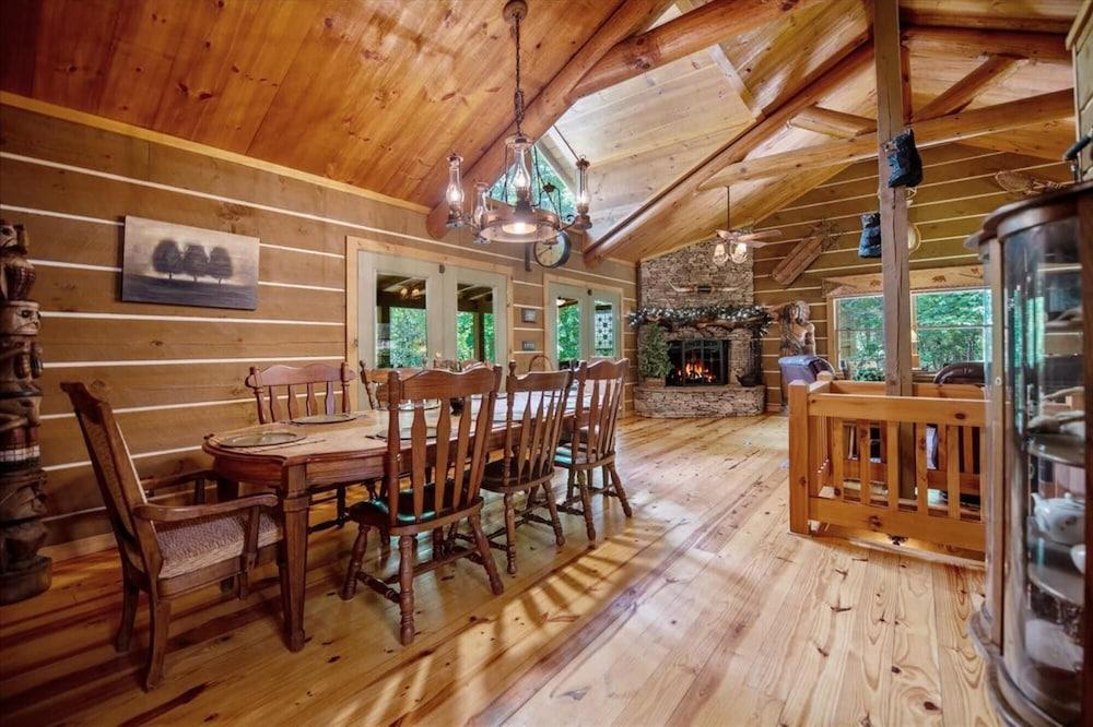 درايفتينج فيذر ووترفرونت كابين نيستلد إن إ سيكريت جاردن غرفة