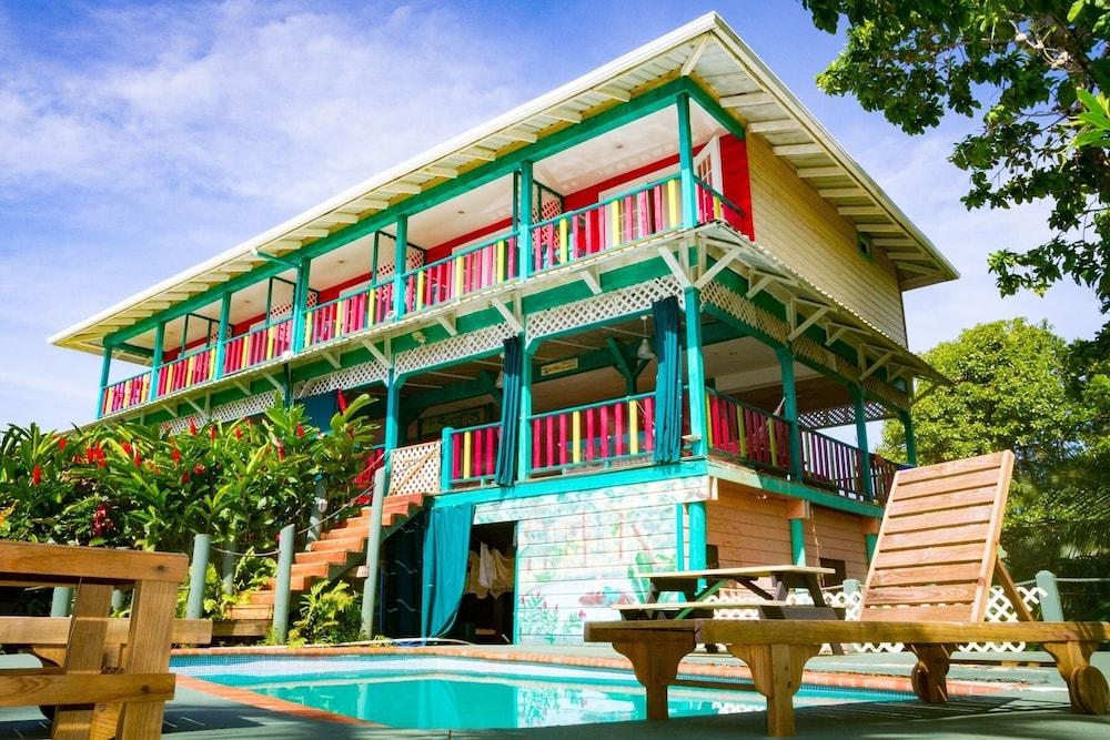 لوس سيكريتوس جيست هاوس