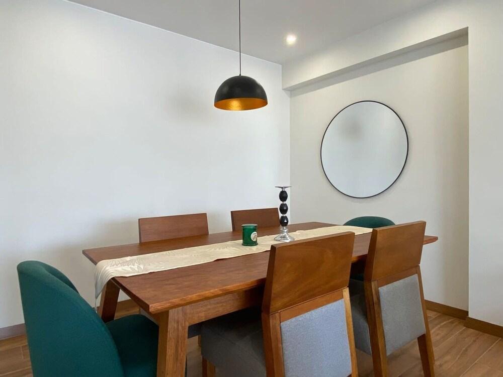 Incredible 3BR With Balcony in Miraflores Room