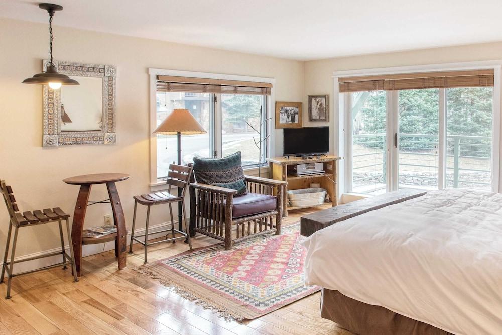 Blue Mesa Lodge 23C by Avantstay Functional Ski In/ski Out Studio w/ Balcony in Great Location! Interior