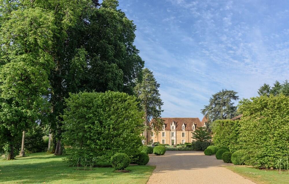 دومين ديز إيتانجز، أوبيرج كوليكشن المنطقة الخارجية