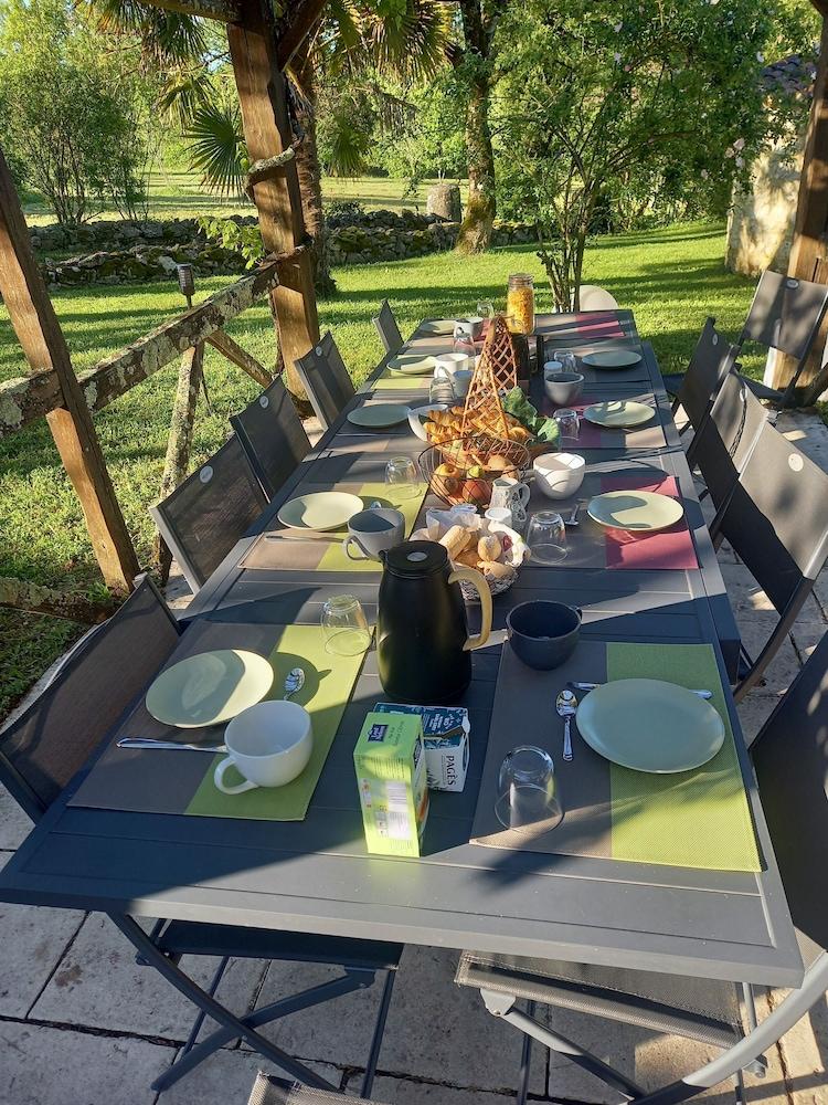 Mas Laborde Breakfast Area
