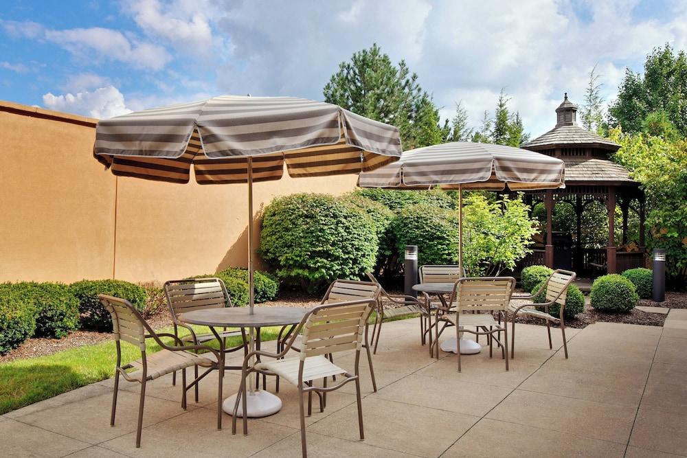 كورتيارد باي ماريوت ديترويت بونتياك/أوبورن هيلز منطقة شواء/نزهات