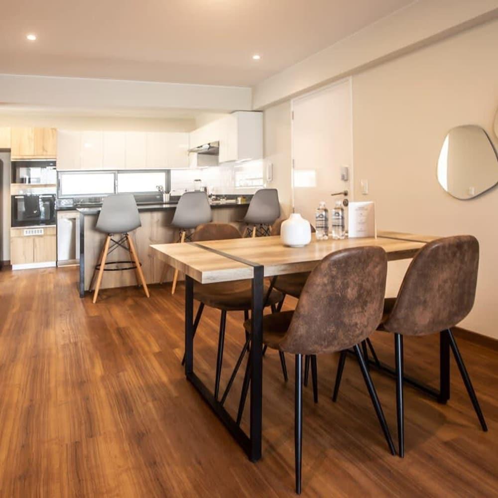 w Spotless 2BR With Balcony in Miraflores Room