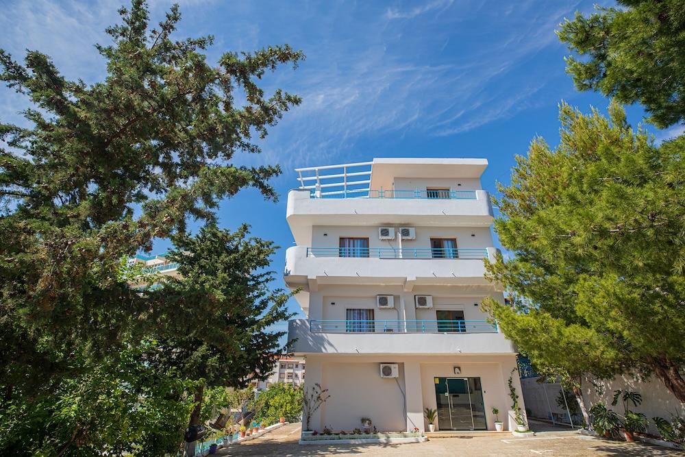 فيلا جوديوم