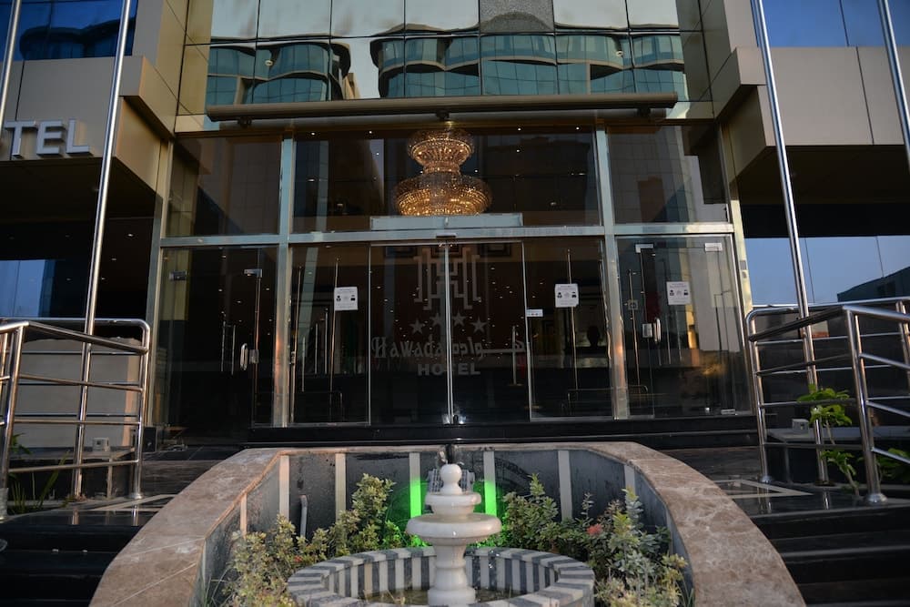 Ozone Hotel Exterior