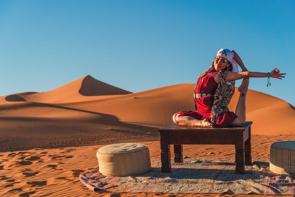 مخيم سان ماو الفخم في الصحراء المنطقة الخارجية