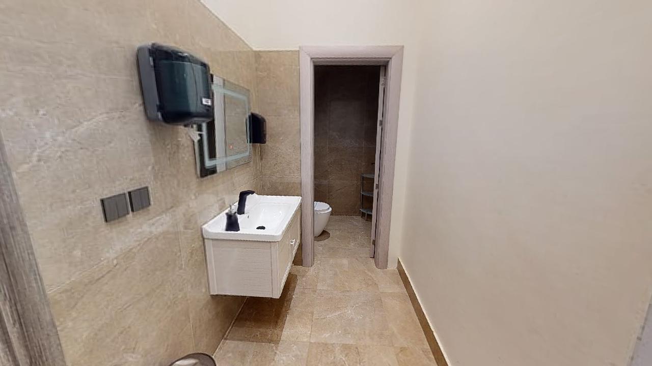 Elegant Chalet with Comfortable and Simple Furniture | 2139 Bathroom