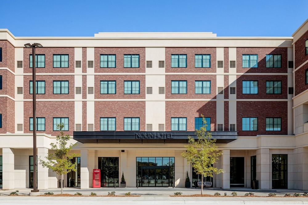 ناون هوتل، نورمان، إيه تريبوت بورتفوليو هوتل المنطقة الخارجية