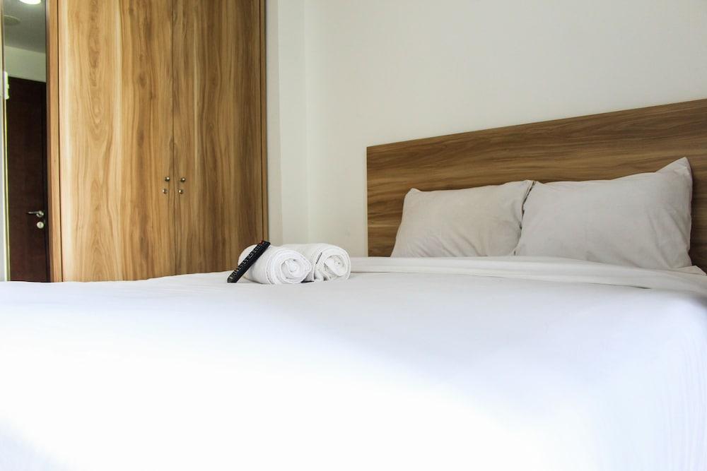 Minimalist and New Furnished Studio Apartment at Springwood Residence Room