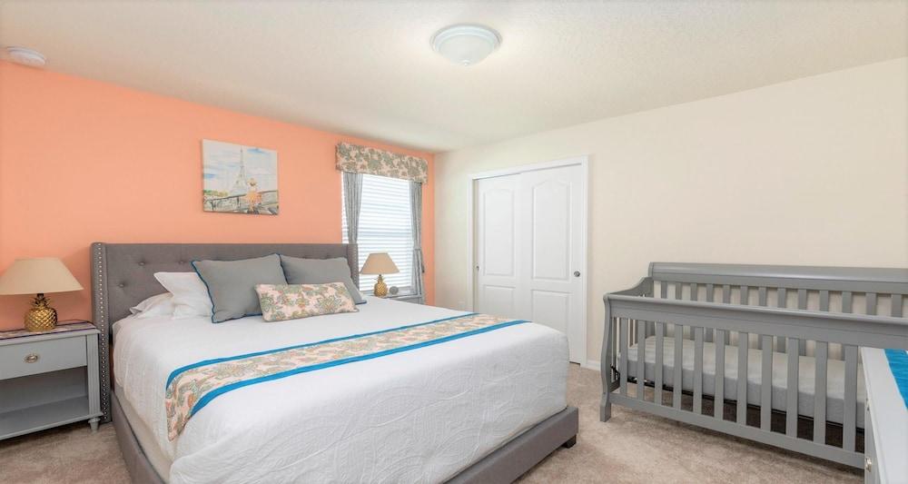 Modern 7BR Solterra Resort Family Villa w Pool SPA Room