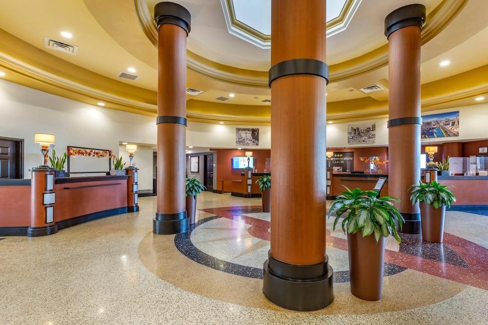 بلوجرين فاكيشنز كلوب 36، آن أسيند كوليكشن ريزورت الردهة